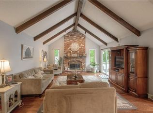 609 Nashua Rd, Liberty, MO 64068