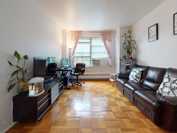 475 Fdr Drive image 1 of 7