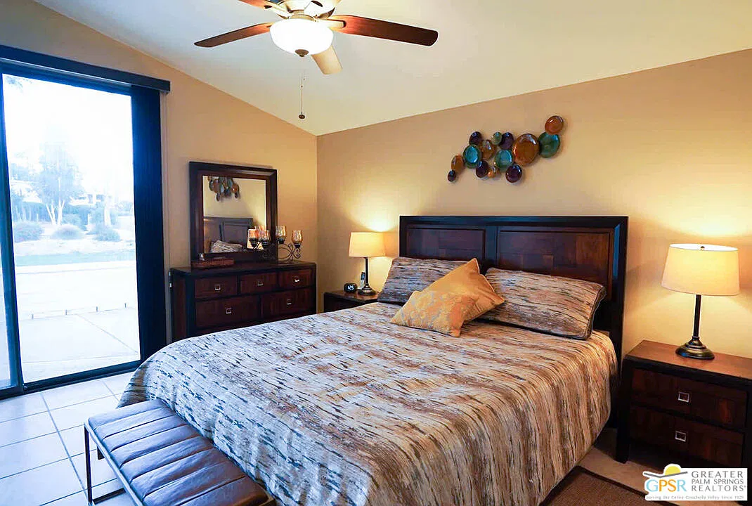 2 bed, 2.0 bath, 1406 sqft, $3,000 — Photo 3
