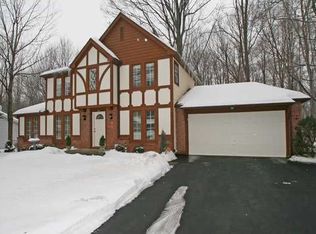 79 Larkwood Dr, Rochester, NY 14626