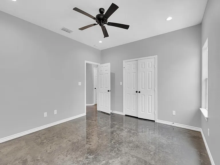 5952 Jefferson Ave — Photo 8
