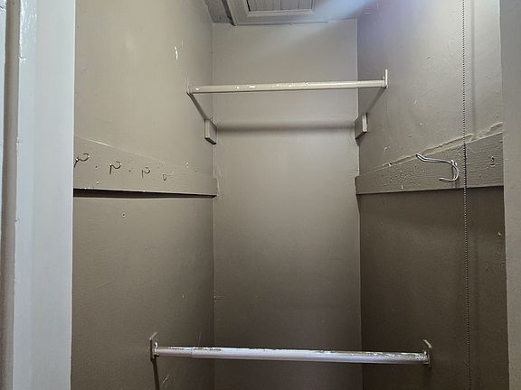 4th image of 934 N Broadway St #11502266