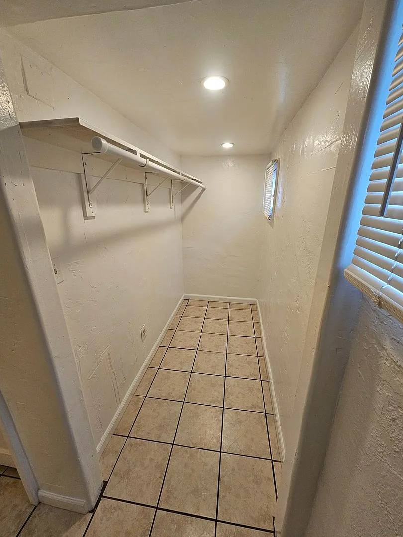 Apartment for Rent in Chico! 2 Bedroom 1 Bathroom + Bonus Room — Photo 1