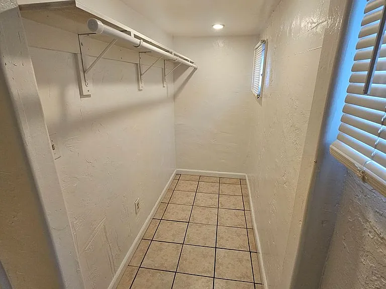 202 W 2nd Ave #1 — Photo 1