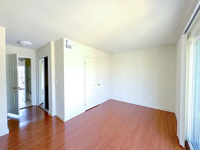 4629 Prospect Ave #3 — Photo 15