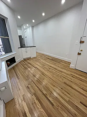 Rented by Compass | media 9