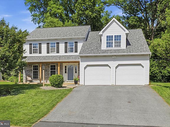 2nd image of 216 Juniper Dr