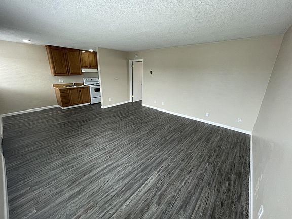 3rd image of 640 E 16th St #10946731
