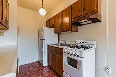 Hazel Apartments — Photo 7