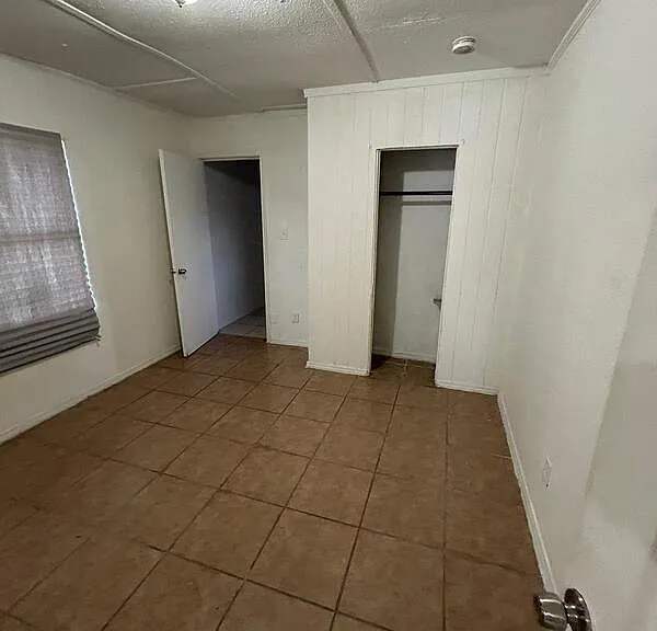 905 W Anderson St — Photo 5