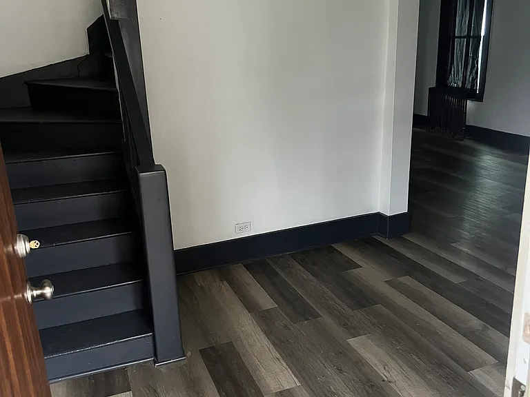 22711 Stephens St — Photo 9