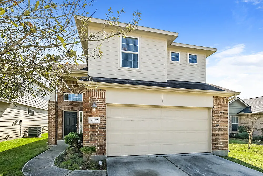 4 bed, 2.5 bath, 1902 sqft, $2,440 — Photo 1