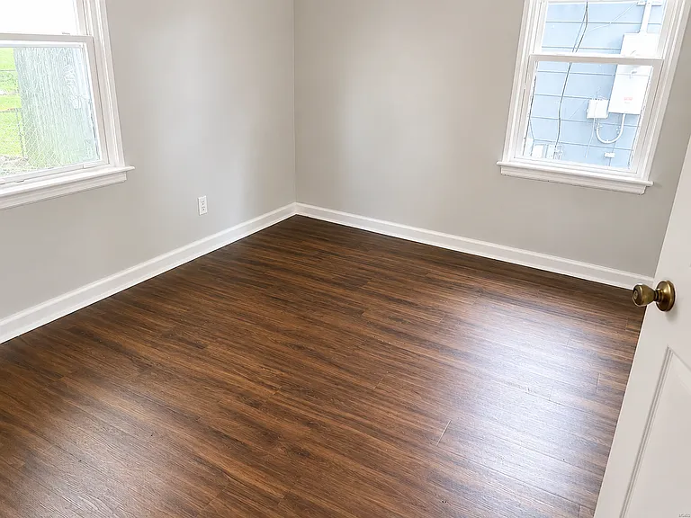 9802 Dennis Dr — Photo 5