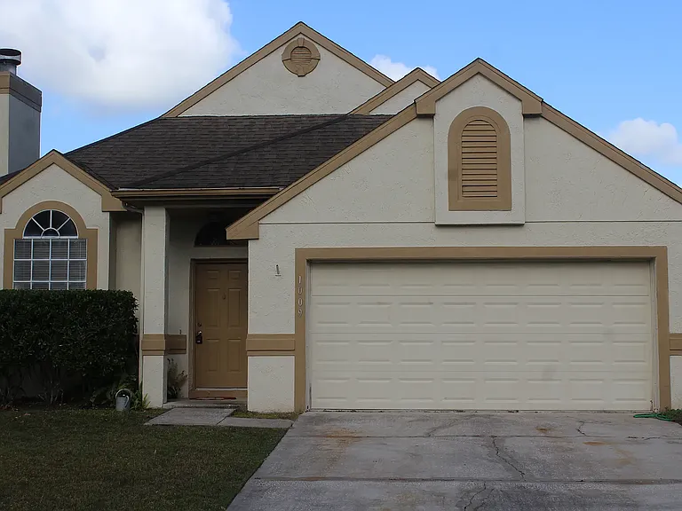 1009 Vannessa Dr — Photo 1