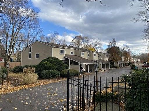 1st image of 144 Pleasant St APT 15