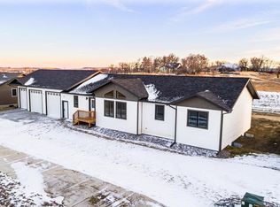 201 11th Ave NE, Watford City, ND 58854