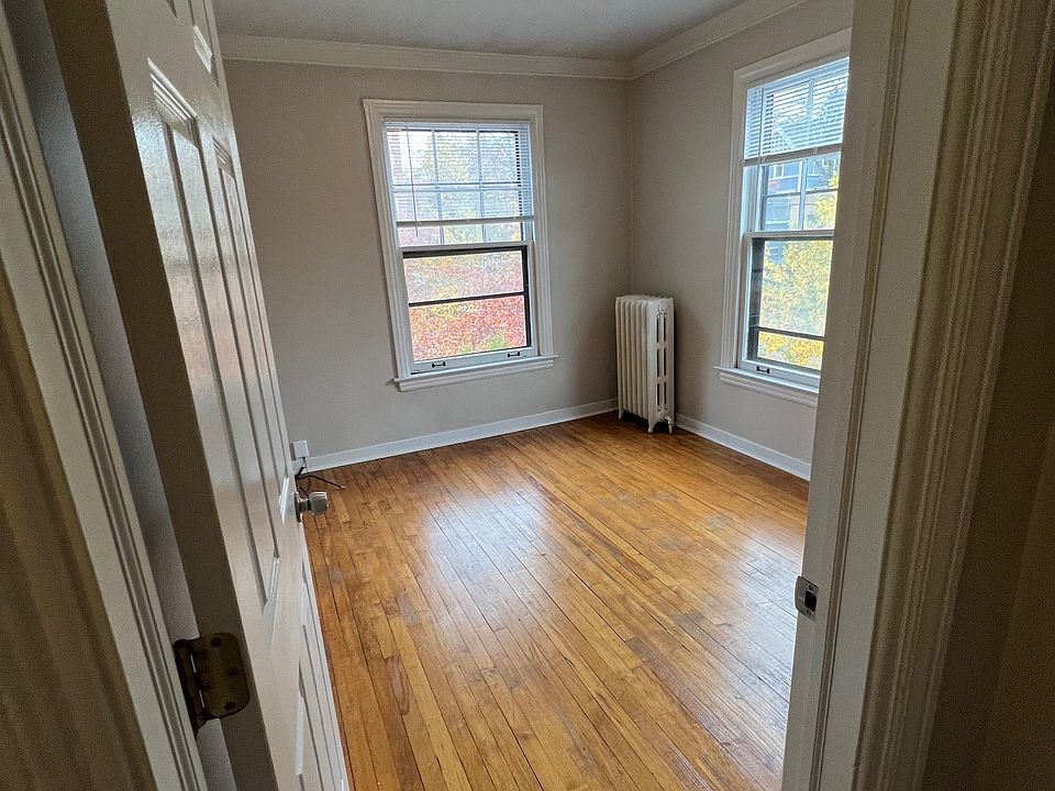 1st image of 343 Wealthy St SE APT 5