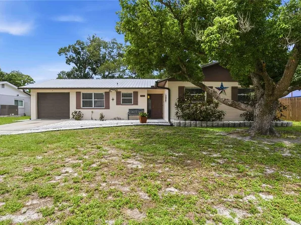 3718 Woodmont Dr, Sarasota, FL 34232