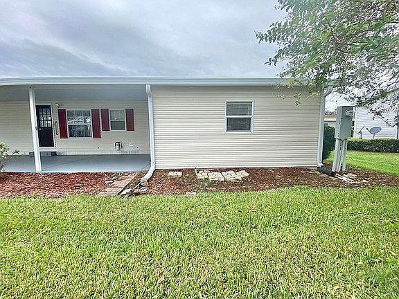 Side view of bonus room.
