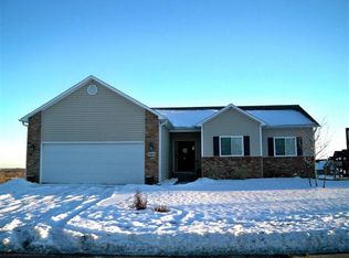 2604 Meadow Ridge Dr, Saint Joseph, MO 64504
