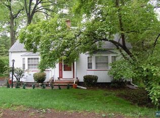 166 Hiawatha Blvd, Oakland, NJ 07436