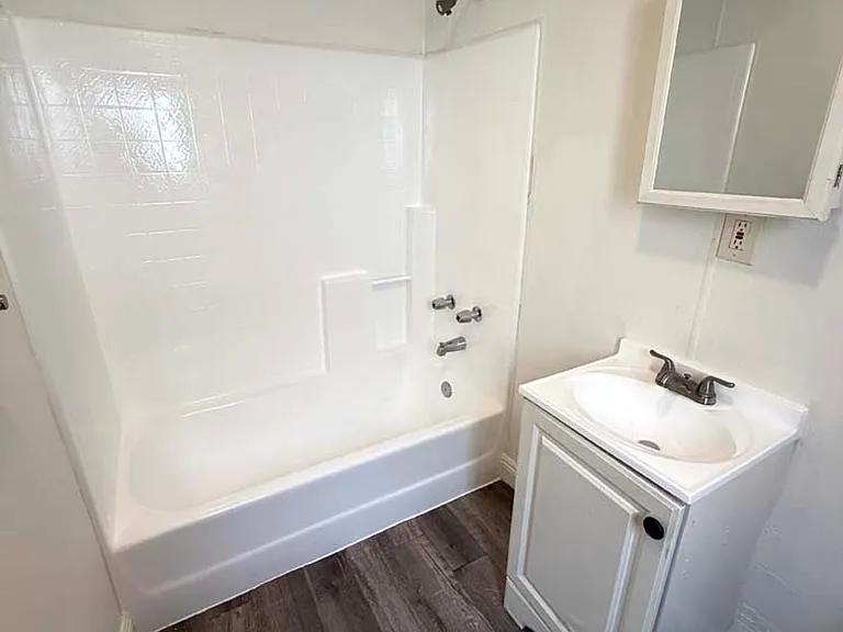 139 S Rosemead Blvd — Photo 12