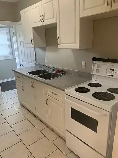 30 Hamilton St #1A — Photo 1