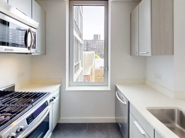 801 Amsterdam Avenue image 1 of 9