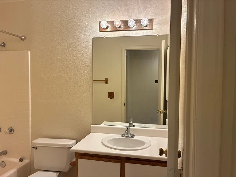 10523 W Windsor Blvd — Photo 28