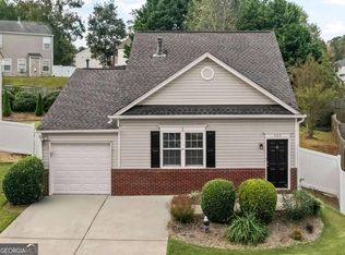 402 Royal Oak Dr, Acworth, GA 30102