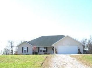 909 Walnut Shade Rd, Crane, MO 65633