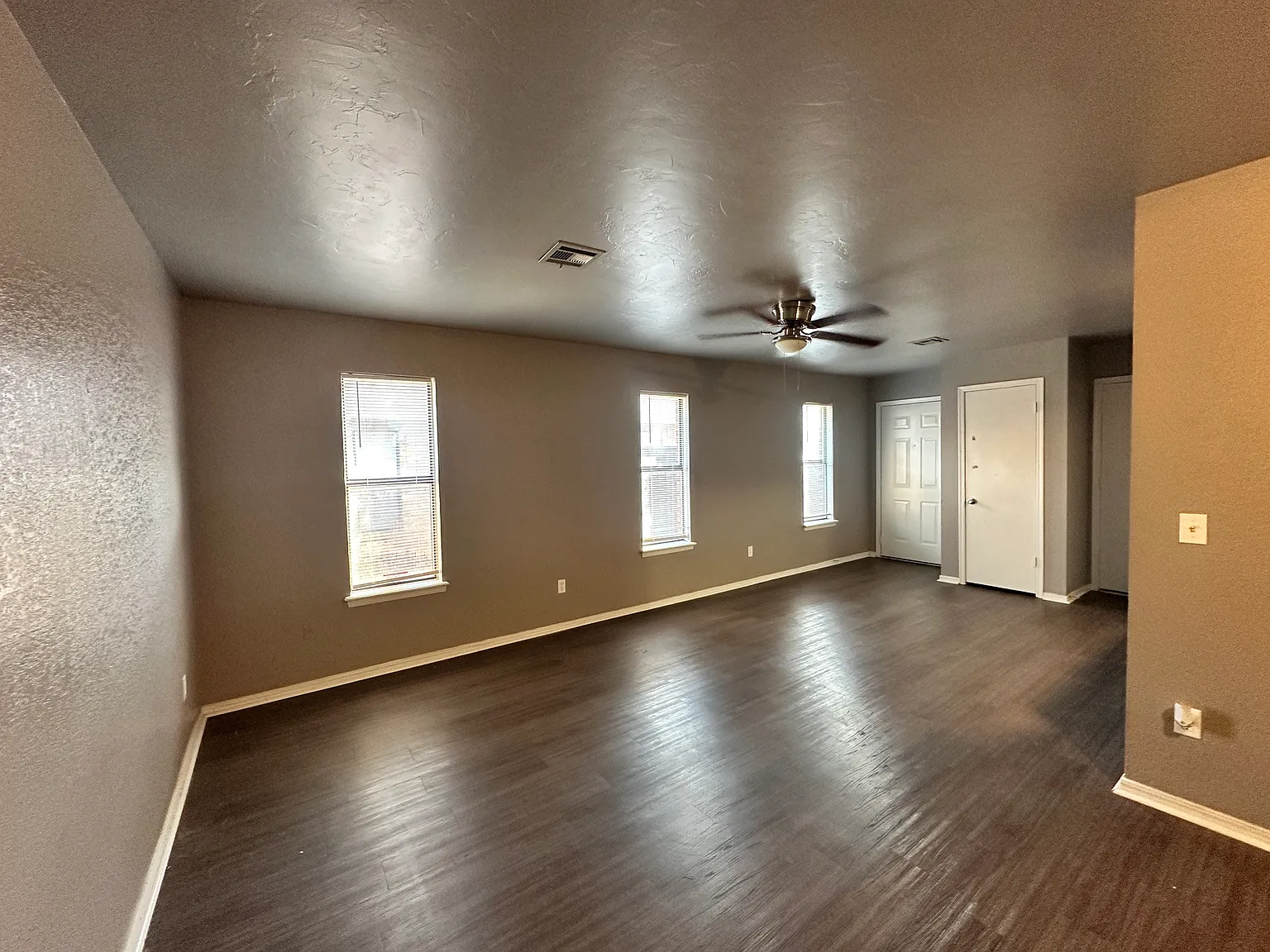 113 Monticello Rd — Photo 2