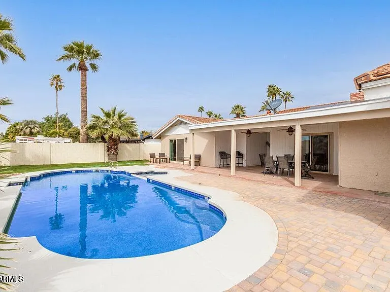 956 Castillo Dr E — Photo 34