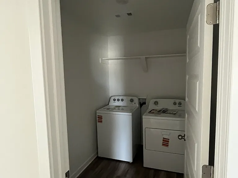 525 Arizona St — Photo 17