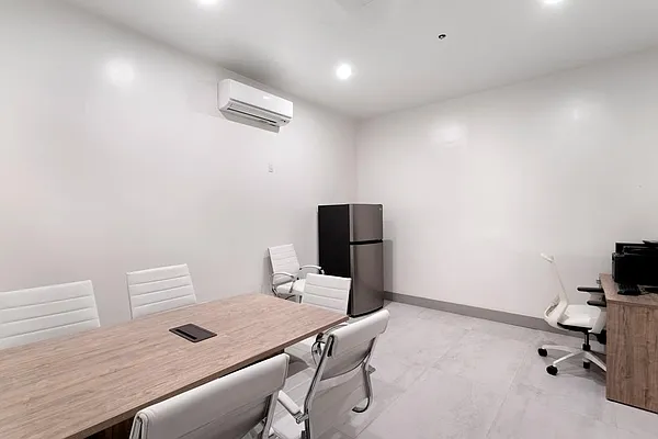 Rented by Safdie Realty Group | media 41