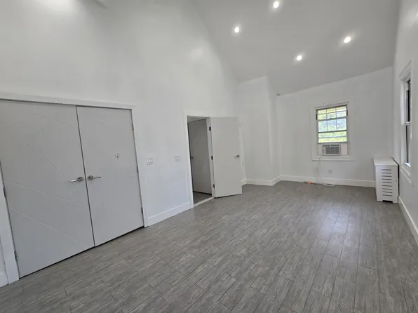 1395 East 15th Street image 12 of 20