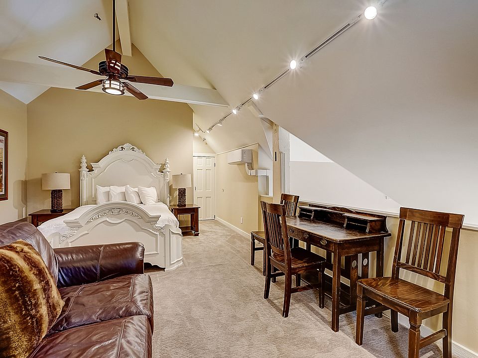 Loft with 1 Queen Bed