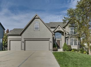 21510 W 99th Ter, Lenexa, KS 66220