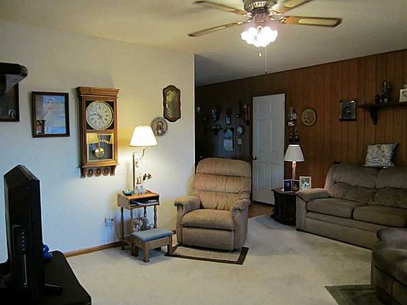 4th image of 1074 Mystic Ln S