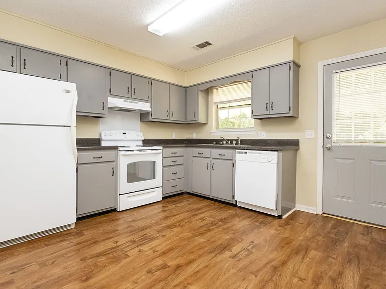 16 Indigo Ln #36 — Photo 2