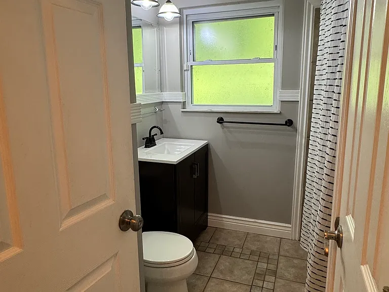 905 Highland Ave — Photo 8