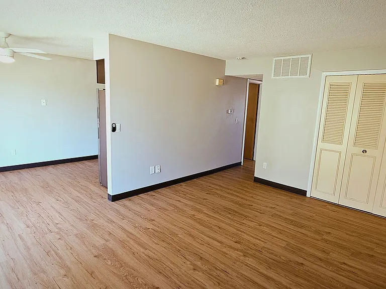384 Gatewood Rd — Photo 6