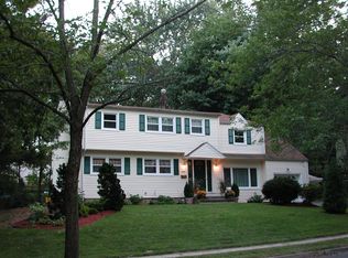 20 Sandalwood Dr, East Brunswick, NJ 08816