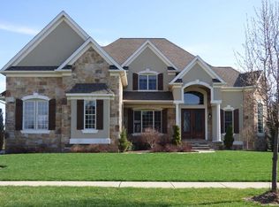 7211 Capilano Dr, Solon, OH 44139
