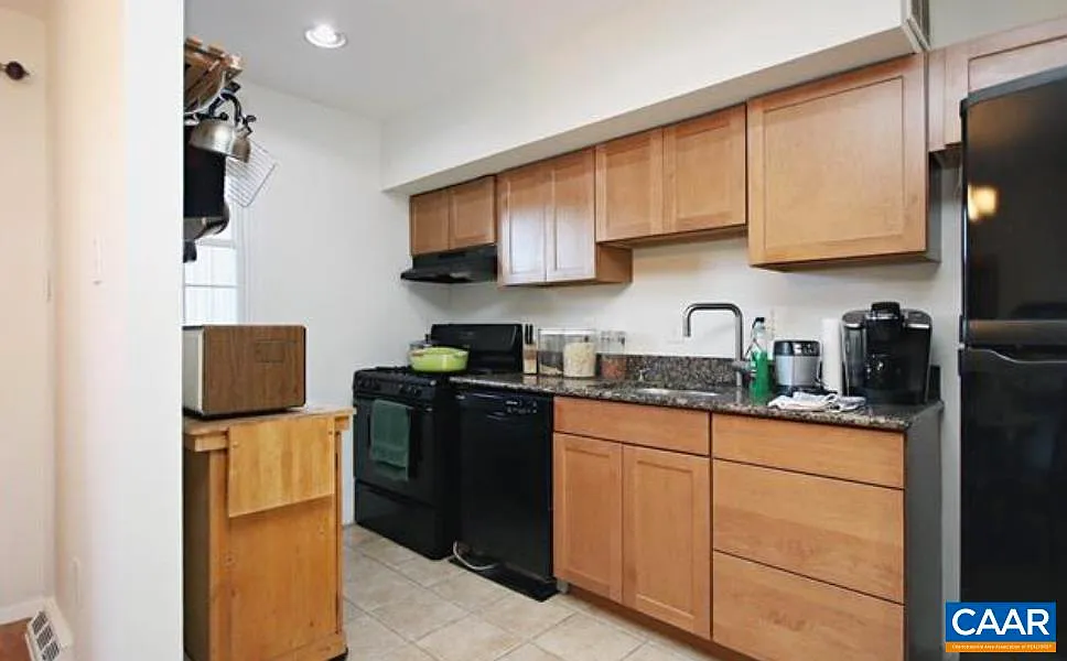 2 bed, 1.0 bath, 781 sqft, $1,450 — Photo 3