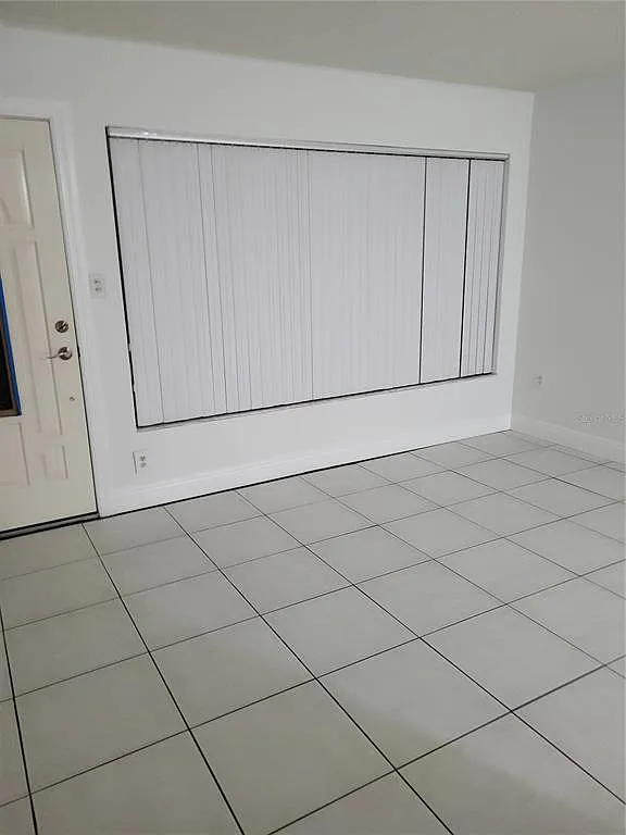 4 bed, 2.0 bath, 1720 sqft, $2,395 — Photo 3