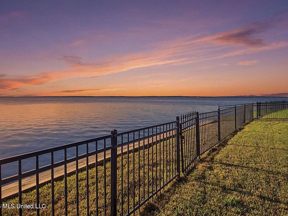 2nd image of 504 Port Arbor