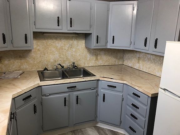 2nd image of 5578 N Market St #3