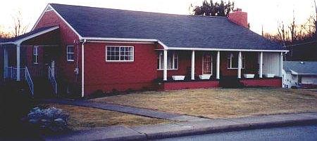 1st image of 105 Sunnypoint Ave