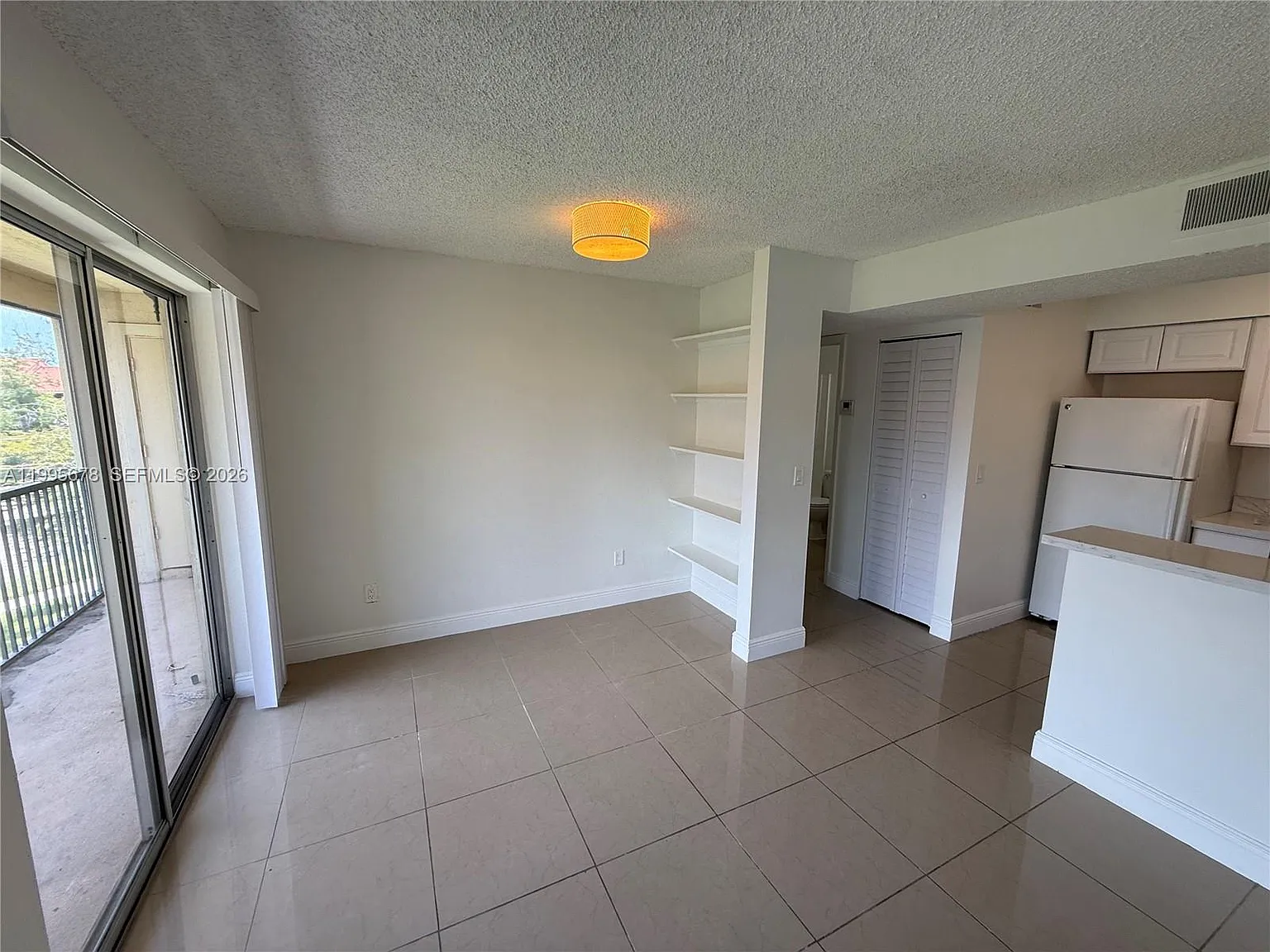 Royal Poinciana Condo — Photo 3